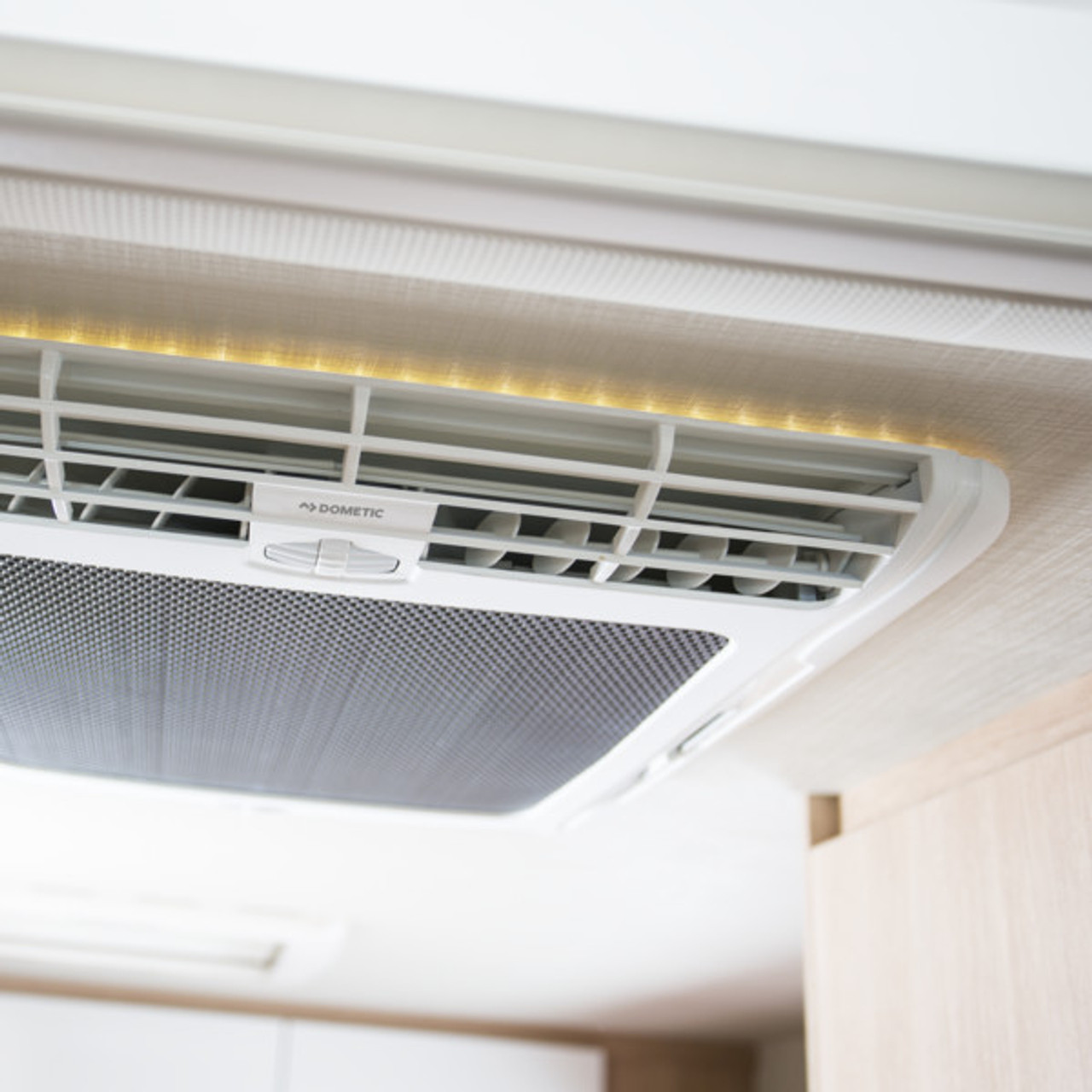 Dometic FreshJet aircondition til bobil og campingvogn Tilbud Dometic FreshJet